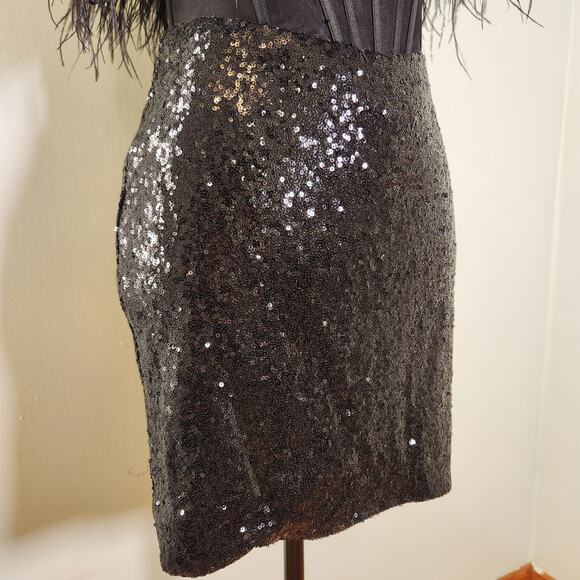 ALYCE PARIS NWT Black Sequin Mini Dress with Feathered Mesh Bodice, Size 6 - Picture 8 of 13